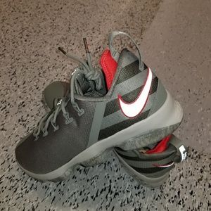 Men Sneakers & Fottball Cleats